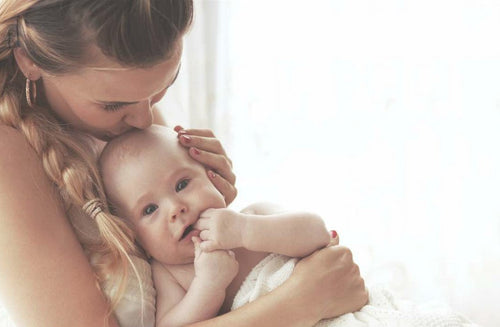 Warum sich 8 Stunden Schlaf für junge Eltern wie 4 anfühlen können