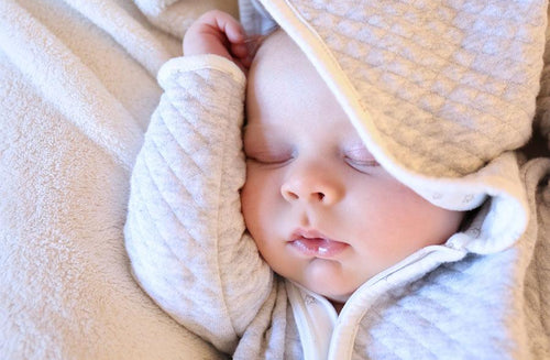 5 Möglichkeiten, Ihr Zuhause für Ihr schlafendes Baby sicherer zu machen