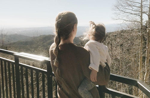 Traveling with a Toddler - A Happiest Baby Guide